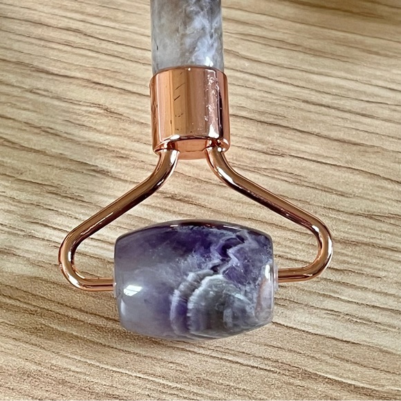 Purple Stone Face Roller Gua Sha - Picture 4 of 7